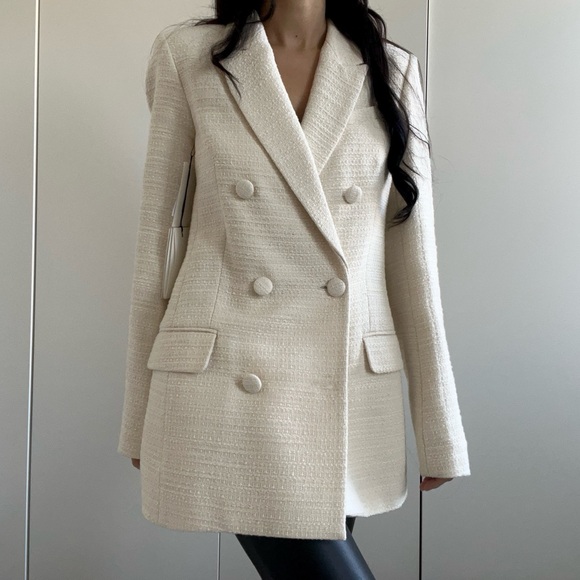 Babaton Jackets & Blazers - NWT Aritzia Babaton tweedy ivory cream blazer sz 2